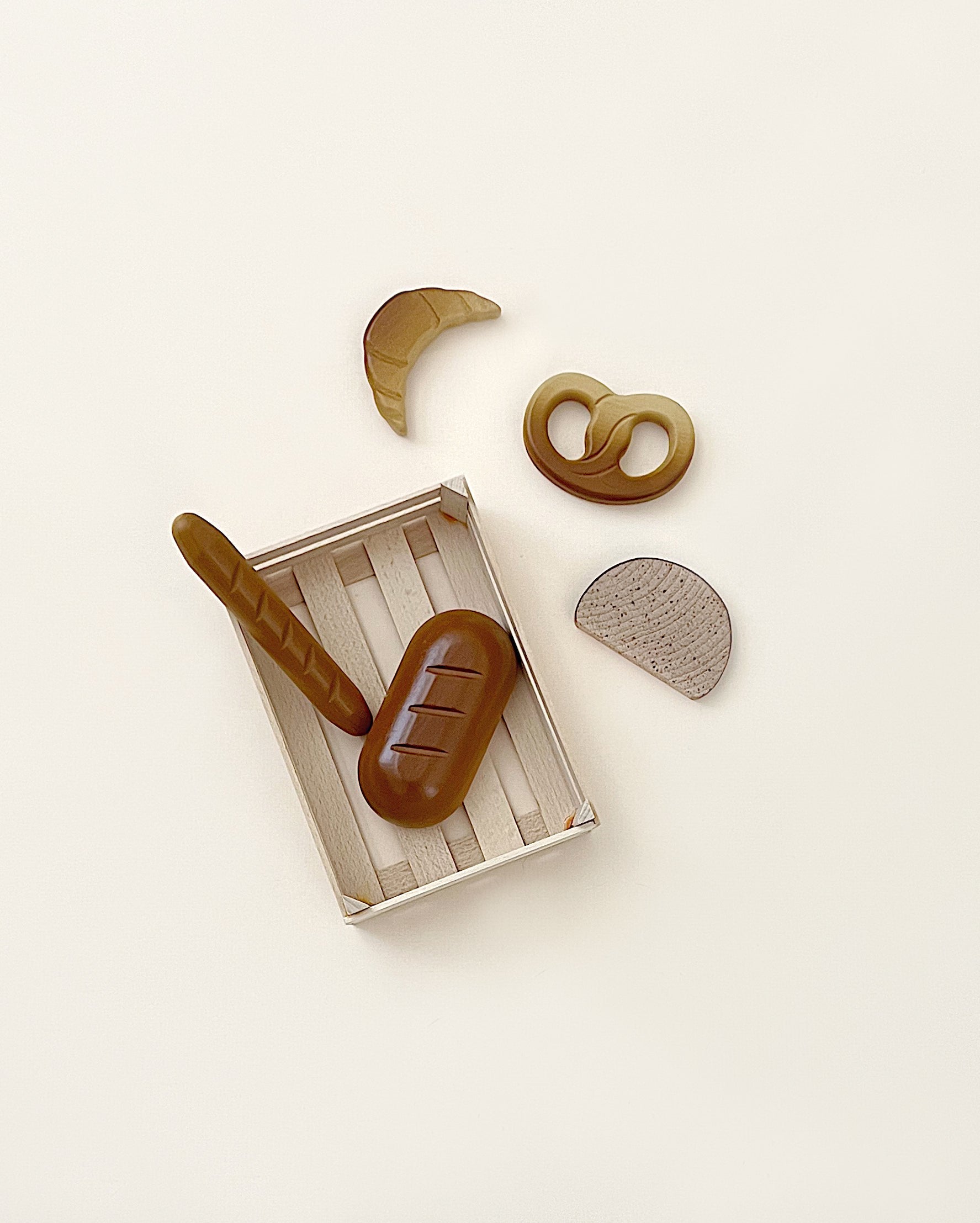 Erzi Assorted Baked Goods in Crate